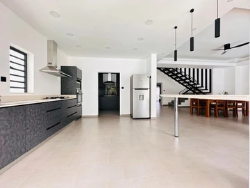 4 Bedroom Villa