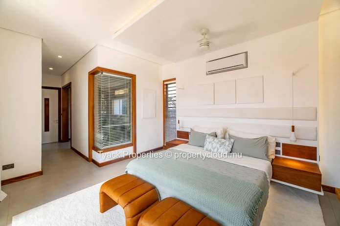 Elegant 3-Bedroom Villa with Private Garden Near Grand Baie