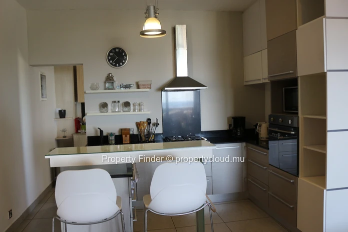 3-Bedroom Apartment with Sea Views – Long-Term Rental