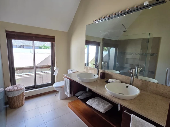 4 Bedroom Villa