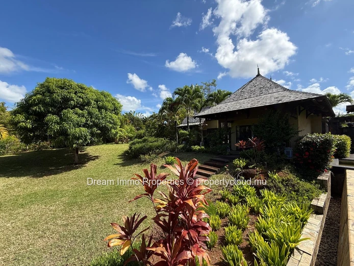 Élégante Villa De 4 Chambres Avec Accès Plage A Bel Ombre - Ile Maurice