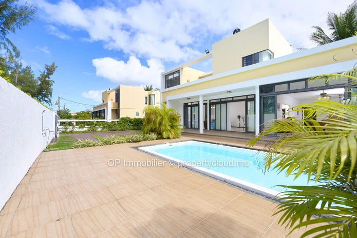 Maison 4 chambres avec piscine à vendre à Belle Mare 279m²