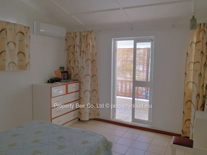 Duplex meublé sur la plage près du lagon