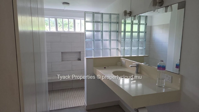 3-bedroom house with swimming pool for sale in Pointe aux Canonniers