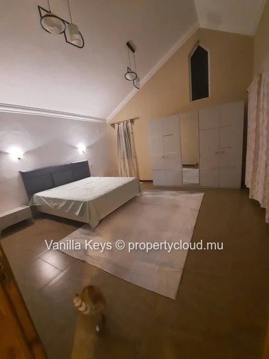 Élégante Maison Familiale avec Piscine à Vendre  a St Antoine