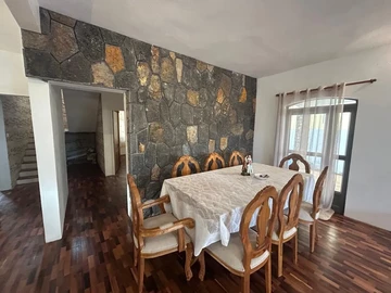 5 Bedroom Villa