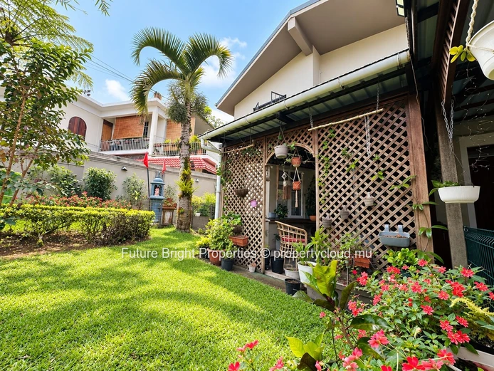 A Warm & Charming Family Home in the Heart of Curepipe