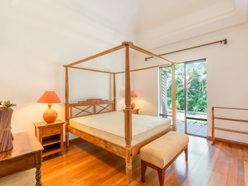 5 Bedroom Villa