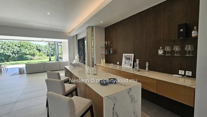 Exclusive designer villa with 5 bedrooms and breathtaking mountain views 