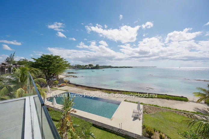 Sublime 3 Bedroom Beachfront Penthouse In Pereybere - Mauritius