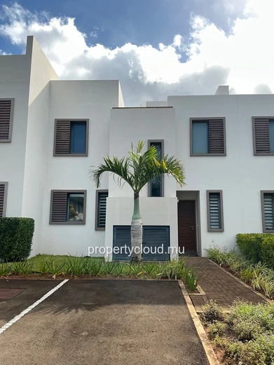 Local Market. Azuri Smart City Roches Noires - 3 Bedroom Duplex With Rooftop And Sea View