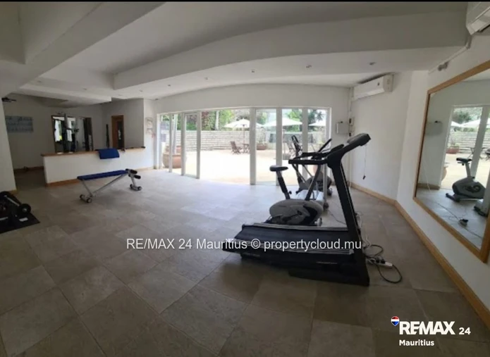 Cape Bay Living - 2-Bedroom En Suite Retreat with Private Jacuzzi