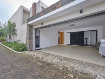 4 Bedroom Villa