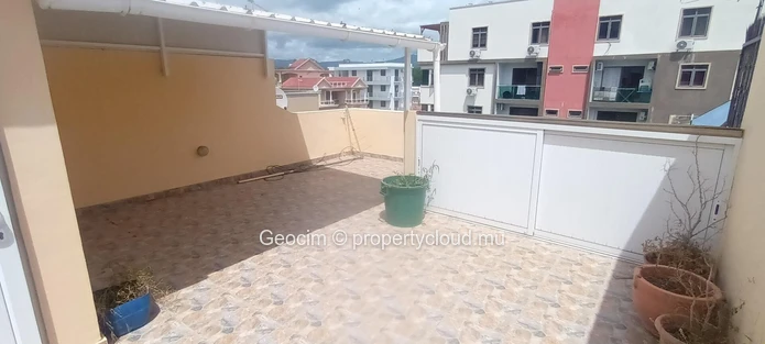 Flic en Flac Morc de Chazal fully furnished 3 bedroms towhouse. Terrace. Garage. 500 m walking distance to the beach. (Sole Mandate)