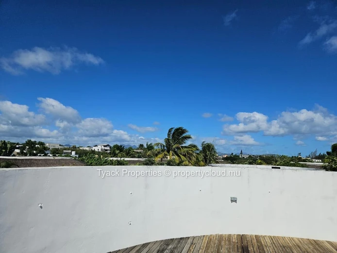 Villa 4 Chambres avec Piscine à Vendre – Pointe aux Biches, à 250m de la Mer