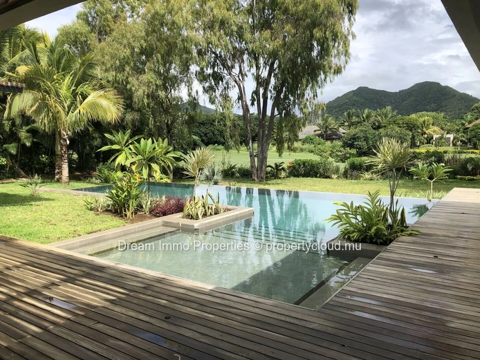 Somptueuse villa 4 chambres avec vue golf & montagne à Anahita – Ile Maurice