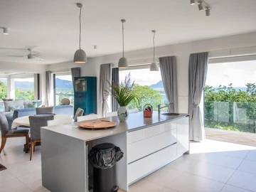 5 Bedroom Villa