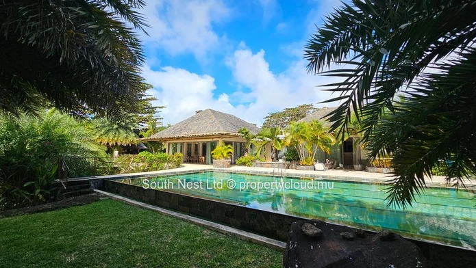 Villa of 8 bedroom at prestigious Golf Estate 