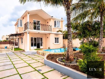 4 Bedroom Villa