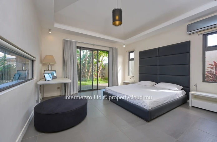 Villa Hibiscus — PDS | 221 m² | 681 m² de terrain | 840 000 €