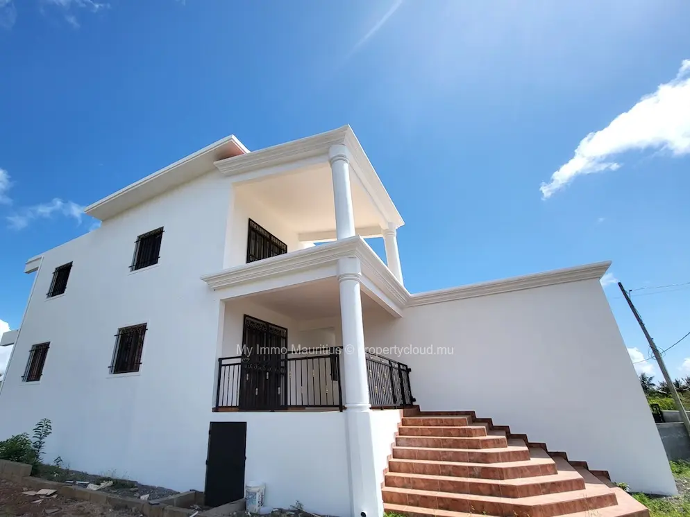 4 Bed Villa for Sale in Roche Terre Myi234543
