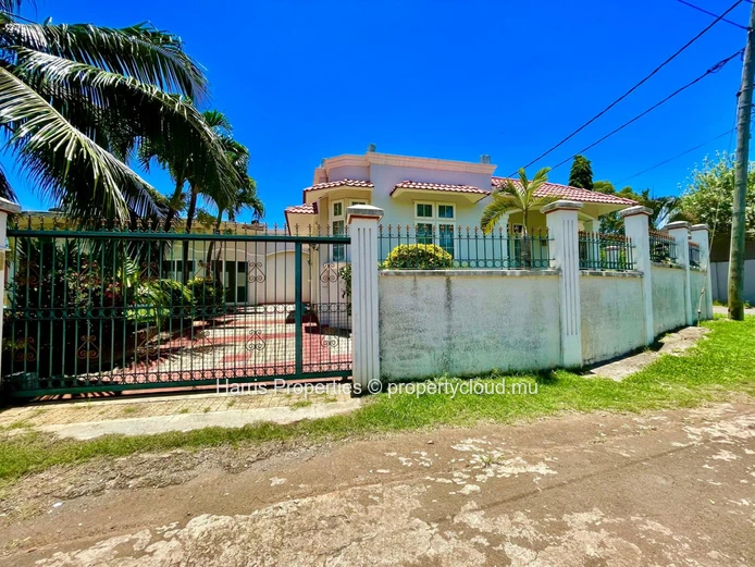 À Louer – Maison De 3 Chambres À Terre Rouge