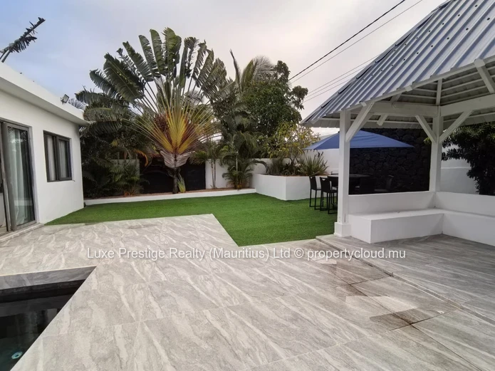 Villa de Luxe Meublée 5 Chambres à Louer à Grand Baie | Piscine Privée | Résidence Sécurisée