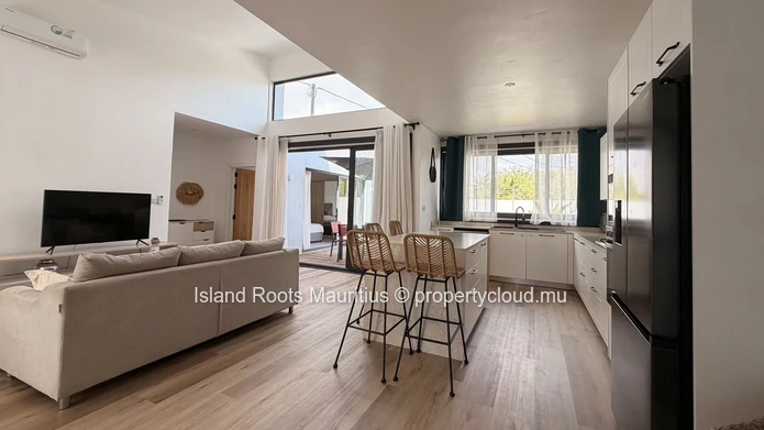 Jolie maison moderne à vendre à Péreybère.