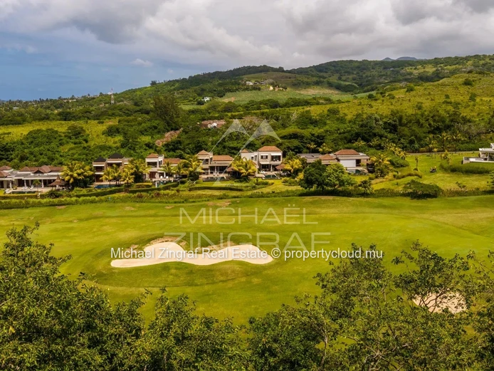 Elegant Contemporary Golfside Villa - Bel Ombre