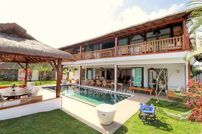 Sublime villa de 6 chambres de style balinais en résidence sécurisée
