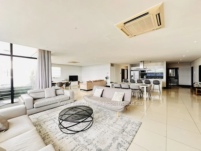 Contemporary Apartment With Sea View