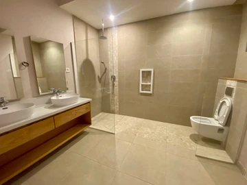 4 Bedroom Apartment