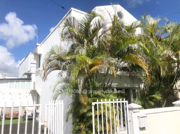 Bright 2 Bedroom House for Rent in Vacoas