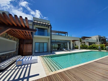 4 Bedroom Villa