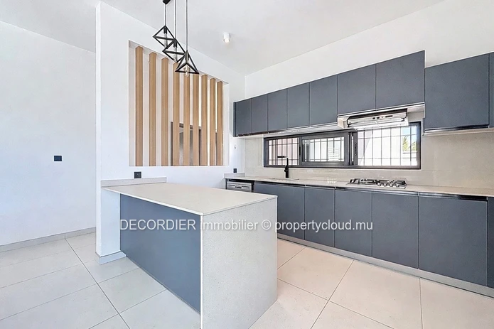Maison moderne proche de la plage