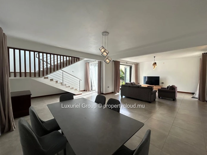 Modern Villa For Rent In Pereybere – Private Pool, Large Garden And Enhanced Security