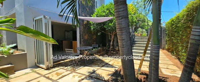 For Sale – Elegant architect-designed villa of 200 m² in Albion