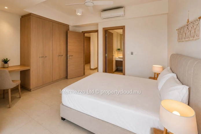 Penthouse IRS vue golf à Mont Choisy – 3 chambres en suite | Dernier étage | Île Maurice