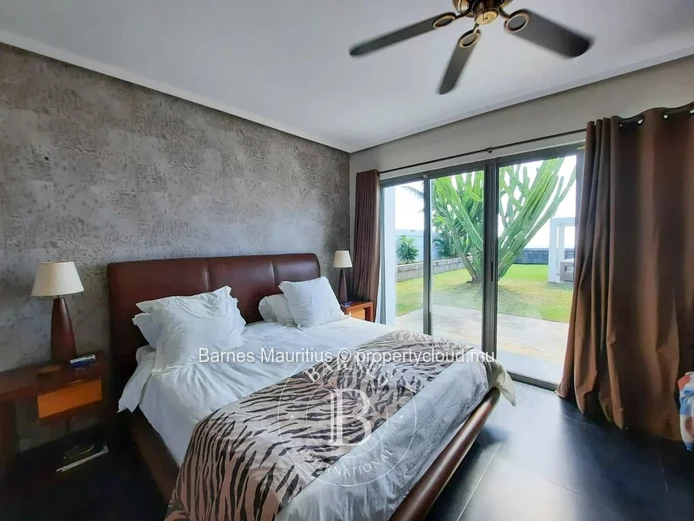 POINTE AUX CANONNIERS - Luxurious beachfront villa - 4 bedrooms
