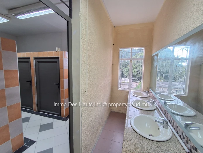 Commercial Space for rent Quatre Bornes