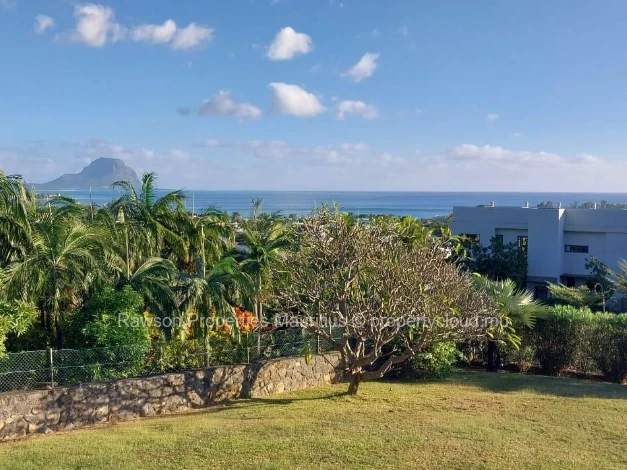Villa de 4 chambres en vente à Petite Rivièere Noire 