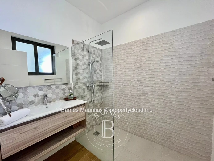 TAMARIN – Contemporary apartment with stunning views – 2 bedrooms