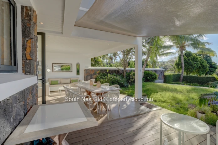 A rare property, both elegant and private, fully dedicated to an exceptional lifestyle