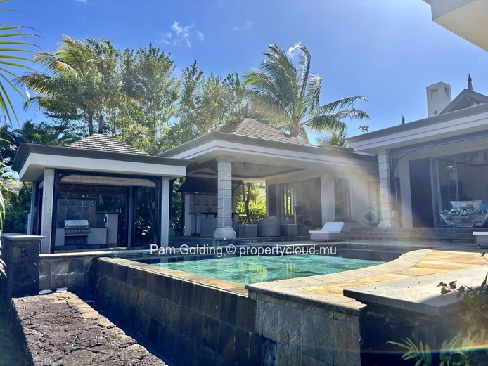 Élégante Villa de 4 Chambres avec Vue Spectaculaire sur l’Océan à Heritage Villas Valriche