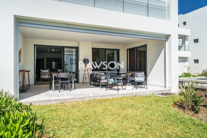 3 Bedroom Beachfront Apartment | Pool And Garden | Poste Lafayette | Lease Hold
