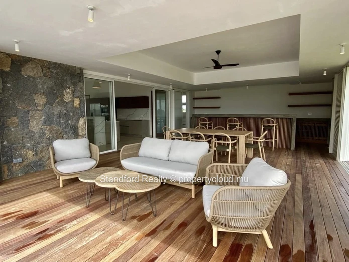 Modern 4-Bedroom Villa for Rent – Mont Piton, North