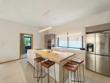 5 Bedroom Villa