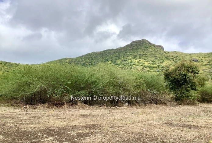 Residential land of 2050 m2 for a quiet life close to city life