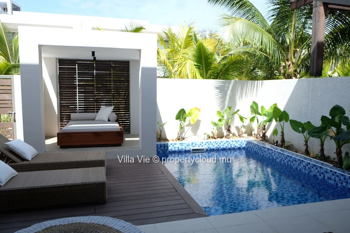 Péreybère - Spacious 3-bedroom duplex with private pool (Sole Mandate)