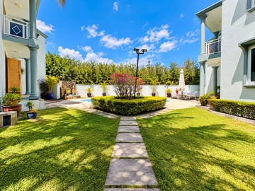 6 Bedroom House
